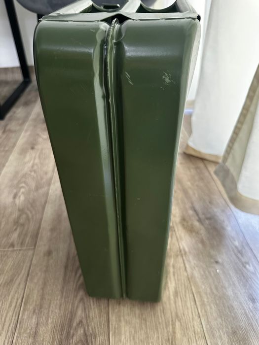 Канистра для бензина 20 л
