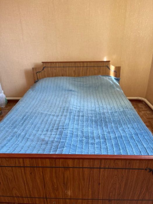 Спальный кровать