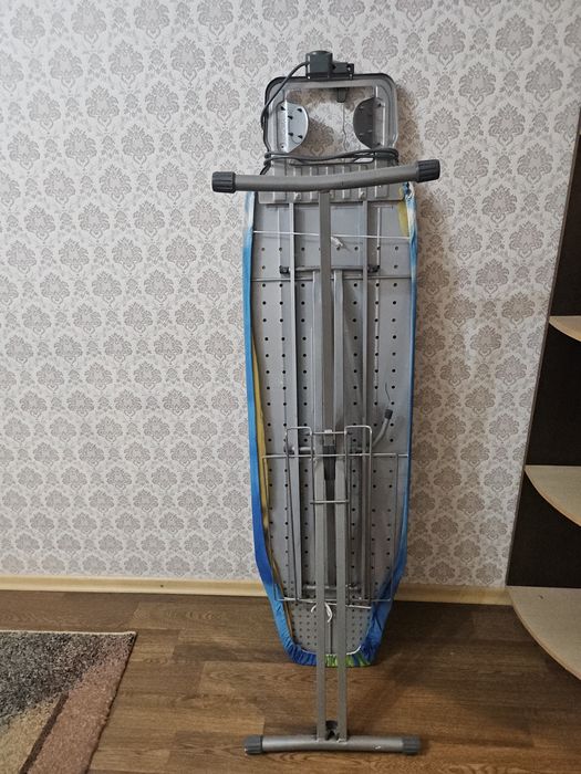 Продам ковер, гладильную доску, вентиллятор,