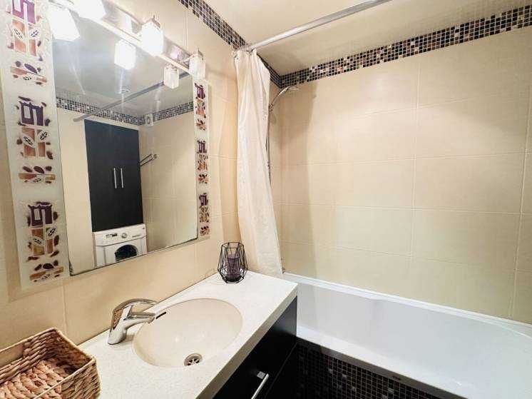 Дава се под наем Тристаен апартамент в София, Център - 90 кв.м за 561 € - Снимка #3