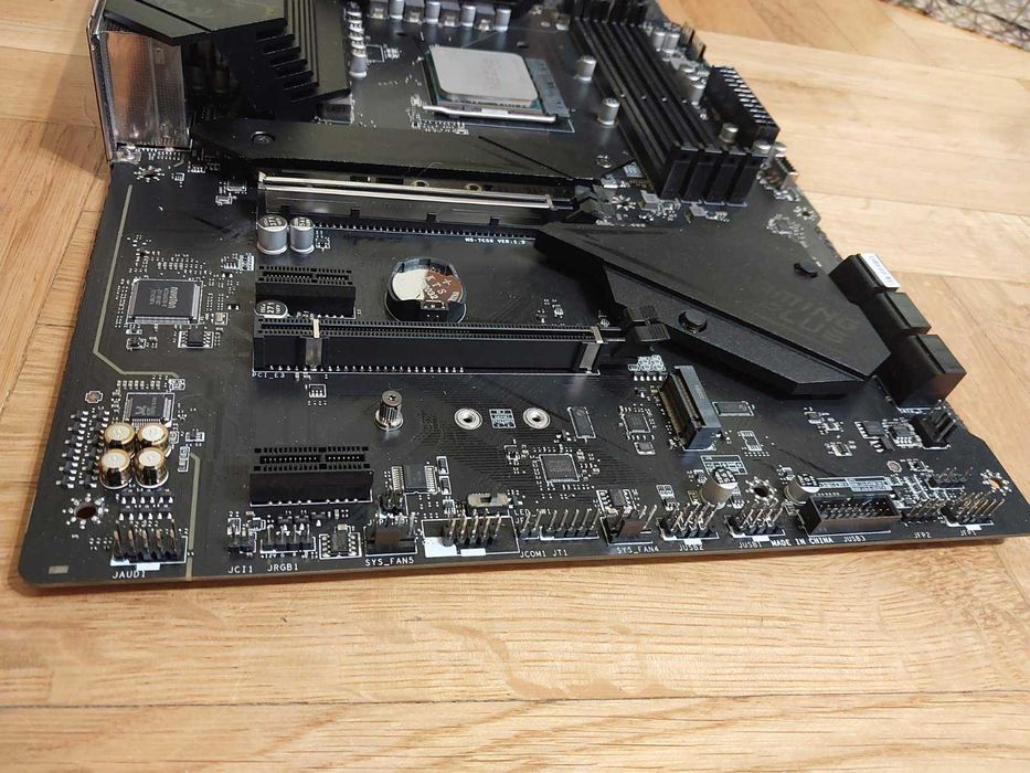 AMD Ryzen 7 5800X + MSI B550 Gaming Plus