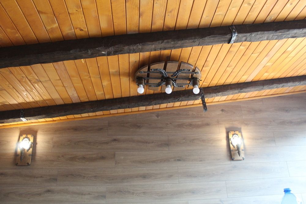 Абажур от дъно на дъбово буре.