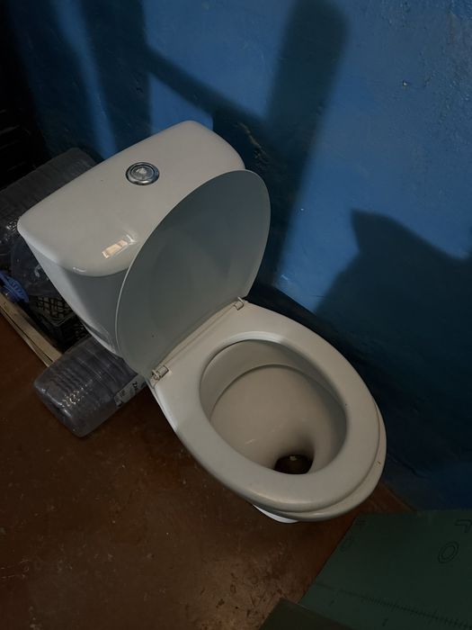 Унитаз в хорошем состоянии