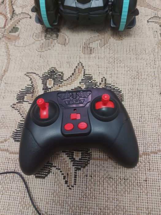 Тгрущка машинка вездеход