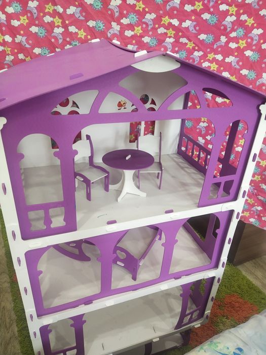 Домик для кукол с мебелью