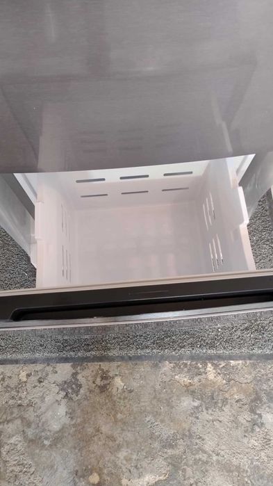 Комбиниран Хладилник с фризер Beko-Беко 203.5 см 351 л HarvestFresh™