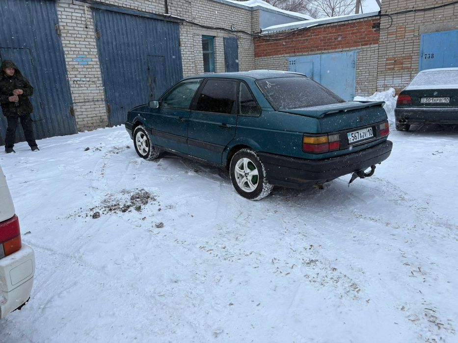 Продам пассат б3 1,8 моно, на ходу