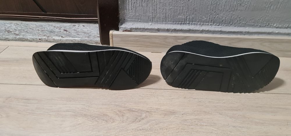 Guess    маратонки