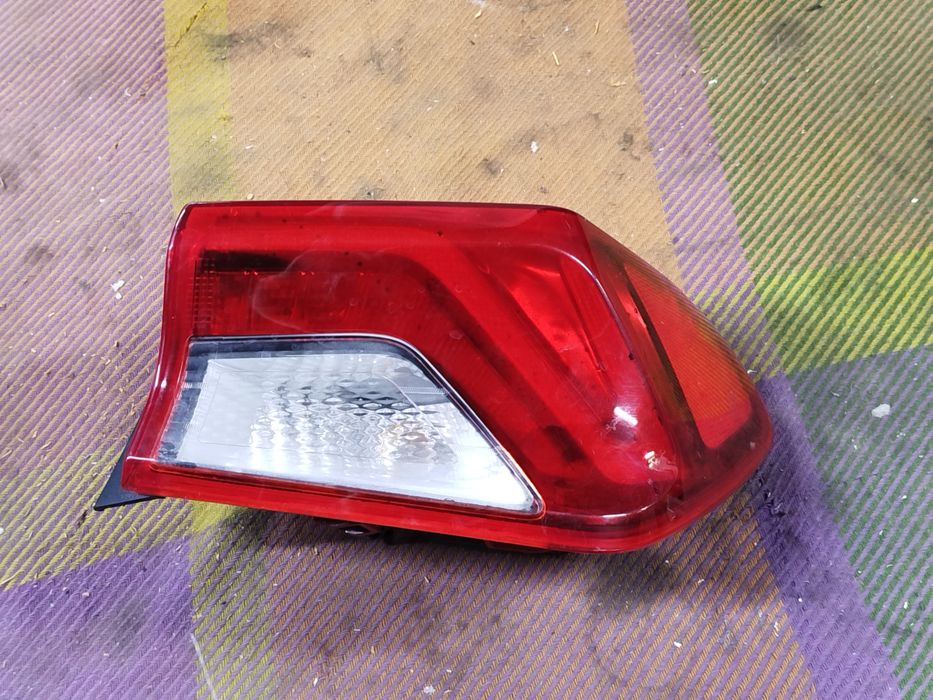 Задний фонарь правый