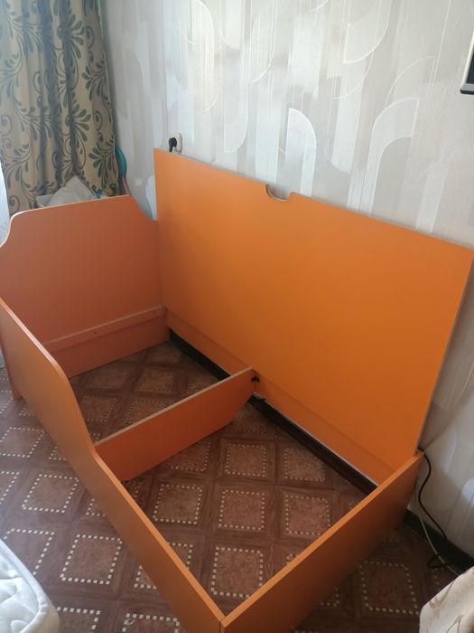 Детская кровать с матрасом