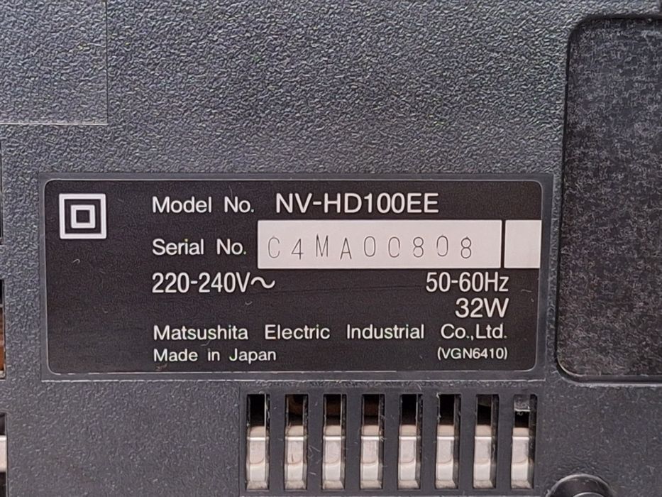 Видеомагнитофон Panasonic NV-HD100EE Hi-Fi Stereo