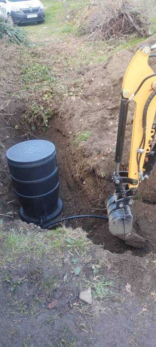 Услуги с Мини Багер; Мини Челен Товарач {Фадрома; Бобкат} и Самосвал