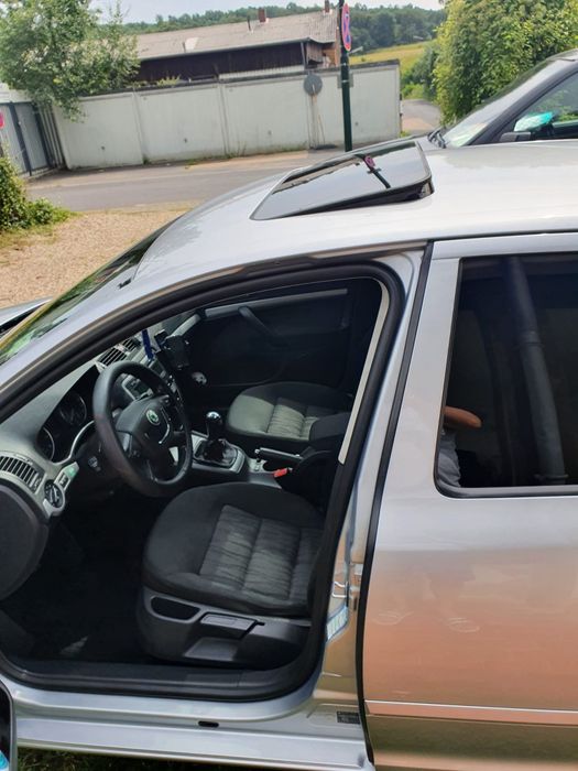 Vând Skoda Octavia 2