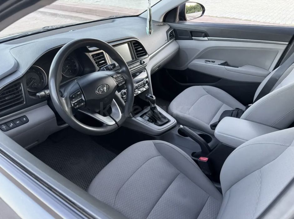 Hyundai Elantra 2019 года
