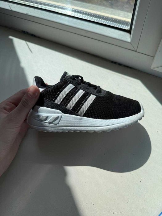 Кросовки для мальчиков Adidas , Skechers