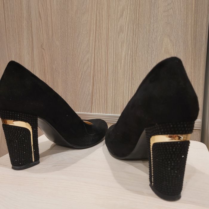 Продам  женскую обувь