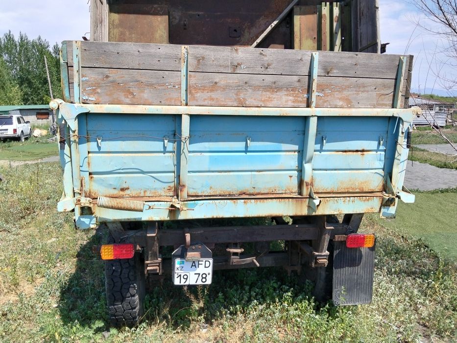Продам прицеп зил