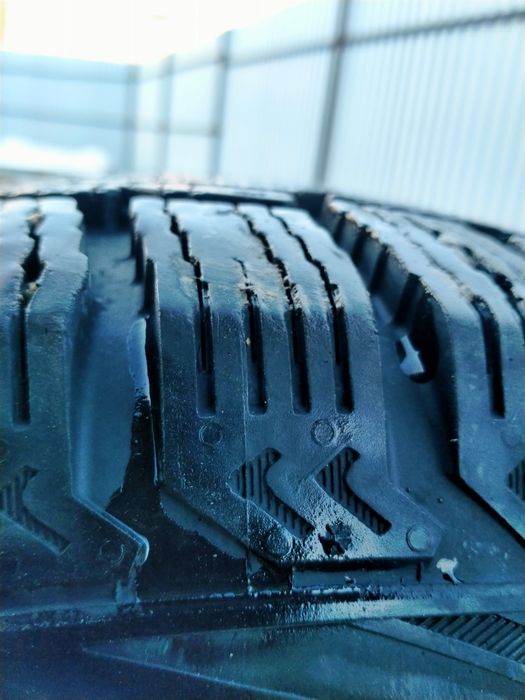 Продам зимние шины