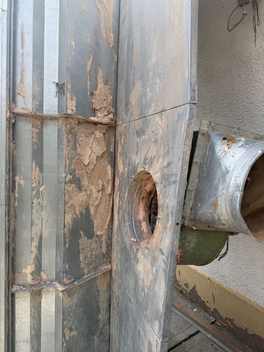 Cabina de vopsit tamplarie sau auto.