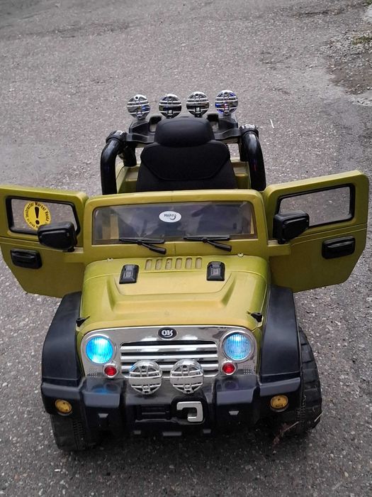Vand mașină electrica pentru copii...4...7 ani