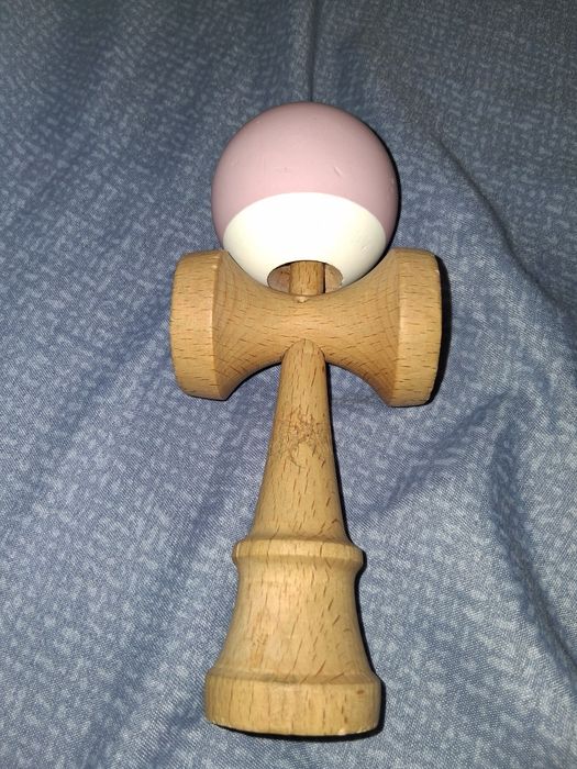 Kendama ken slaydog 4 cu o tama crom cu folie de protecție peste