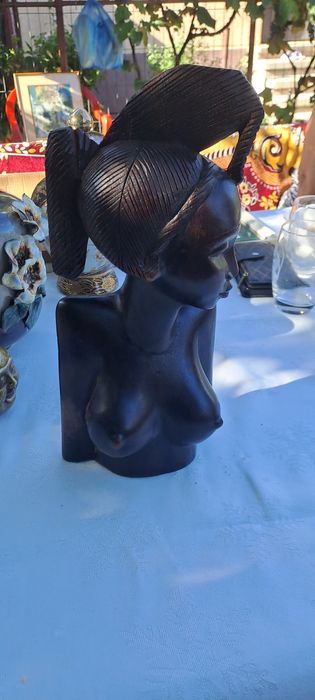 Sculptură africană din lemn masiv – bust femeie, piesă decorativă