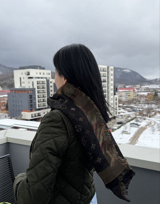 Eşarfa Louis Vuitton autentică, mare