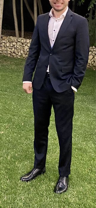 Costum negru din lana