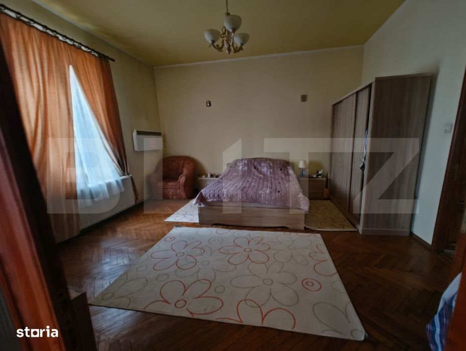 Casa de vanzare, 240 mp, zona Centru