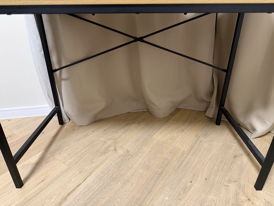 Бюро JYSK модел TRAPPEDAL (95x48 см) – отлично състояние