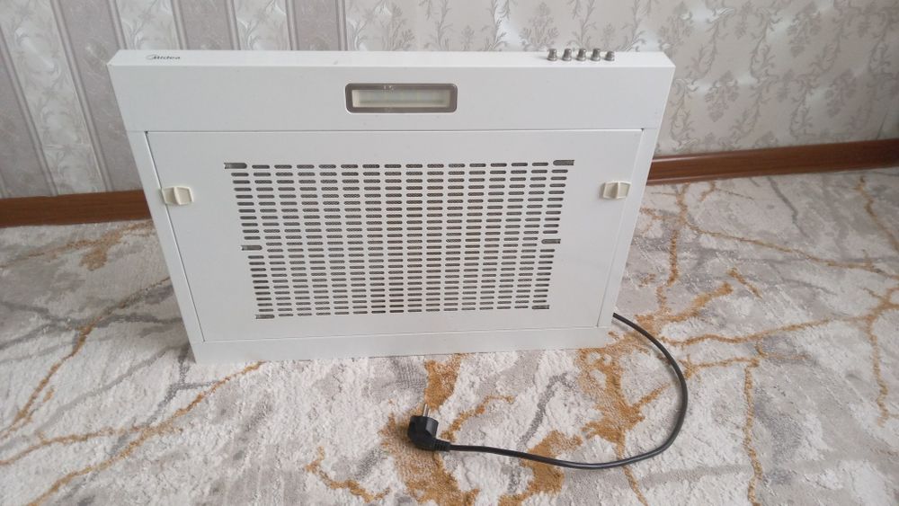 Продам вытяжку на кухню.