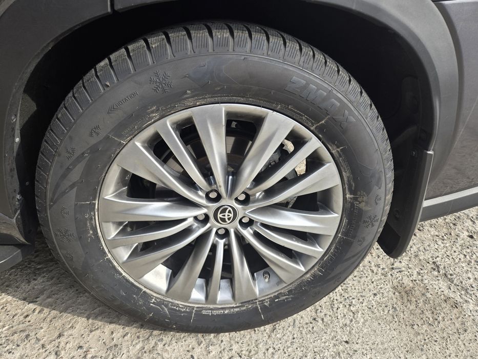 Шины новые поставили и сняли