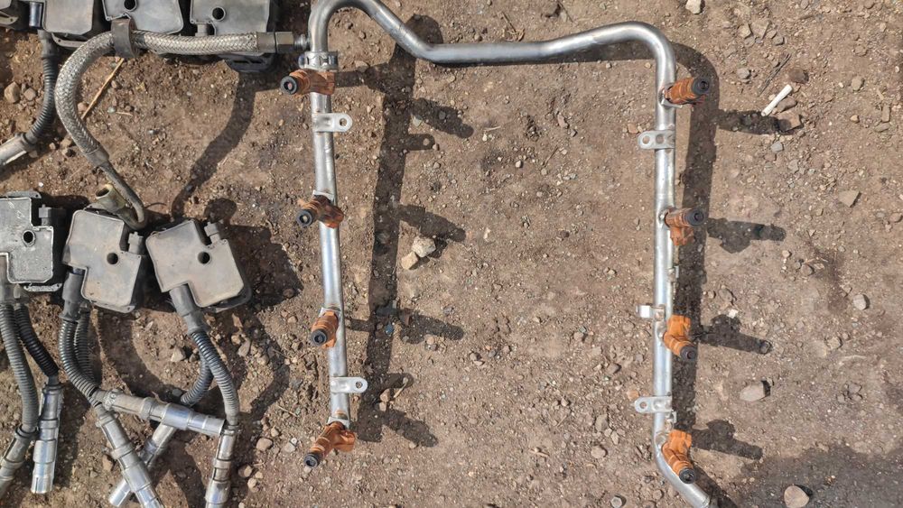 Инжектор дюза бензин запалителна бобина MERCEDES CLS500 S500 E500 W219