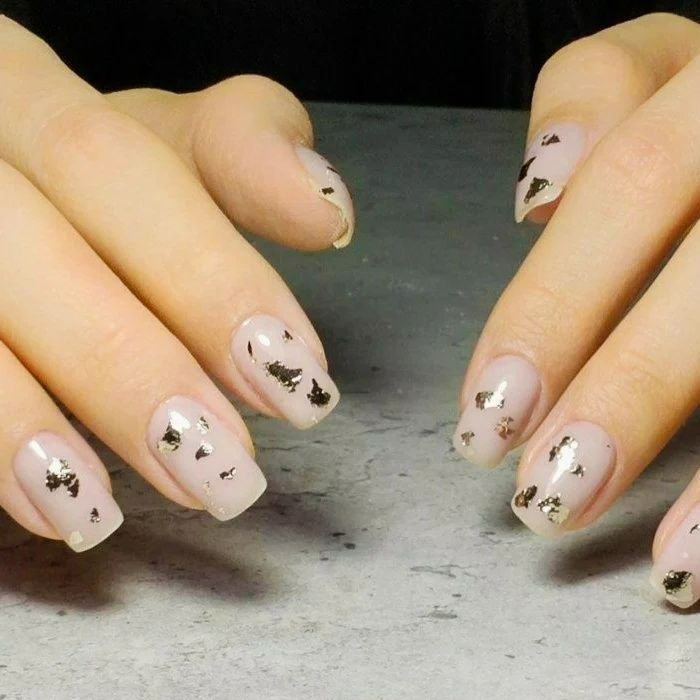 Маникюр и педикюр.