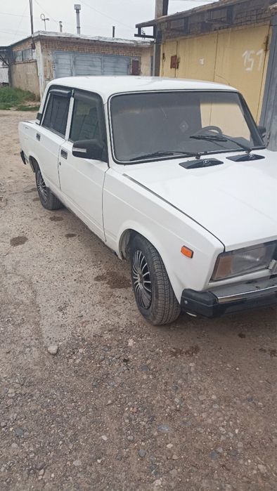 Ҳолати яҳши иши йук 2000 йил гази йук 5 тали каробка