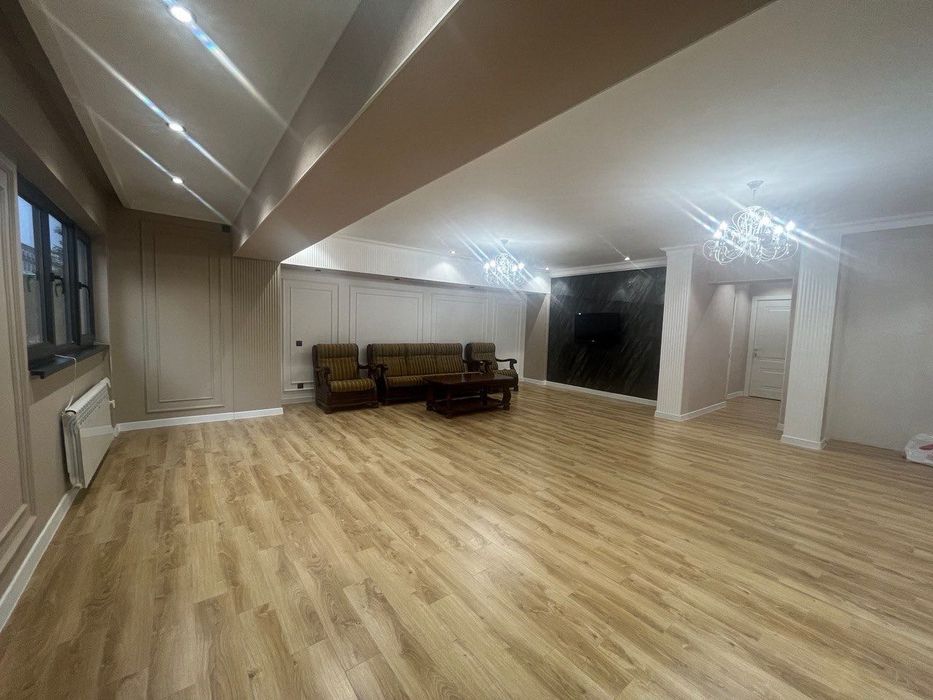 4-х комнатная квартира студия на Ц-12/ Продажа