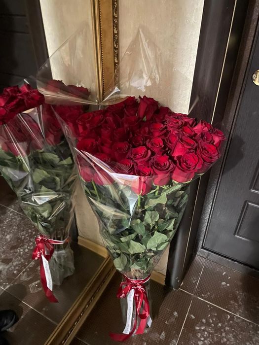 Цветы,метровые красные розы