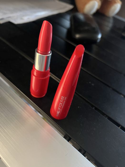 Vând ruj damă,Make up For Ever Rouge