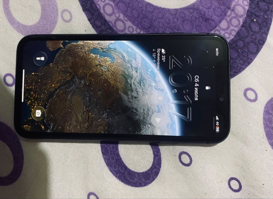 Продам Iphone 11 128