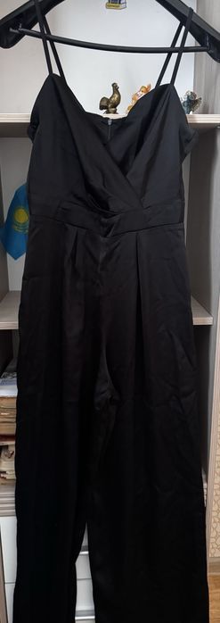 Продается комбинезон для вечера