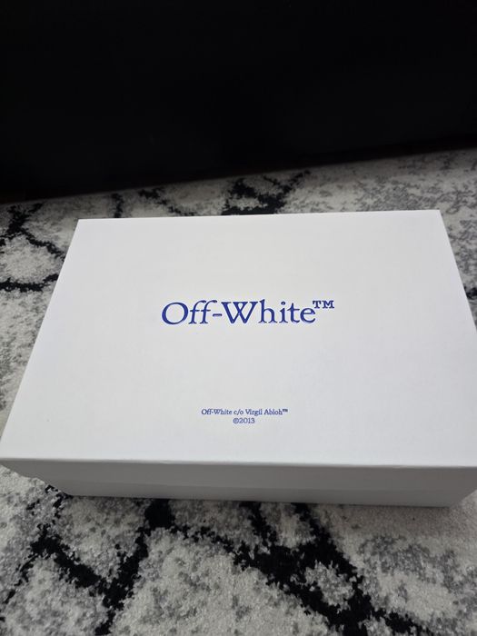 Off white Odsy White