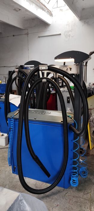 Прахосмукачка Турбинна с два поста +въздух+парфюм+препарат за гуми