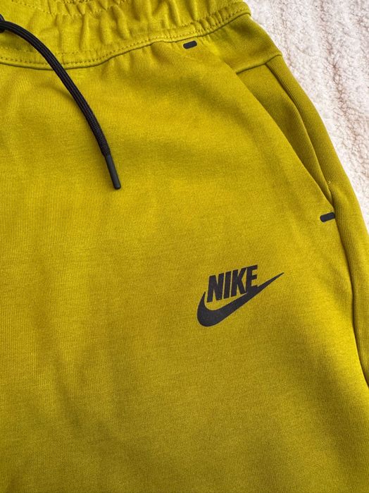 Nike tech fleece нов панталон