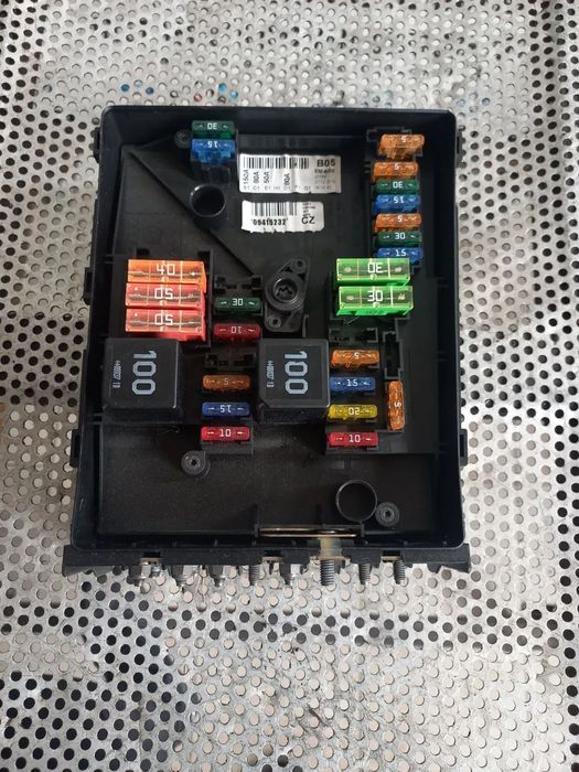 Panou Sigurante Relee Vw Golf 5 Jetta Touran Benzina An 2005-2006-2007-2008-2009-2010