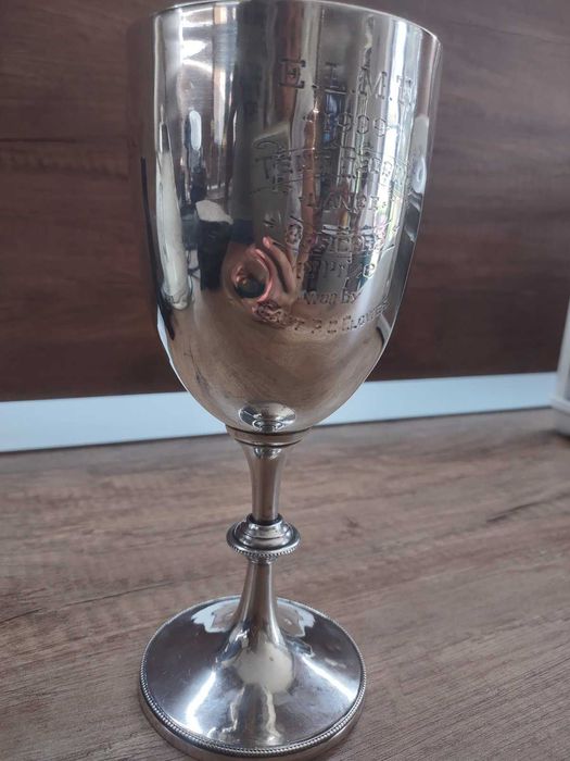 Продавам уникален сребърен бокал на Английски сребърник от Честър