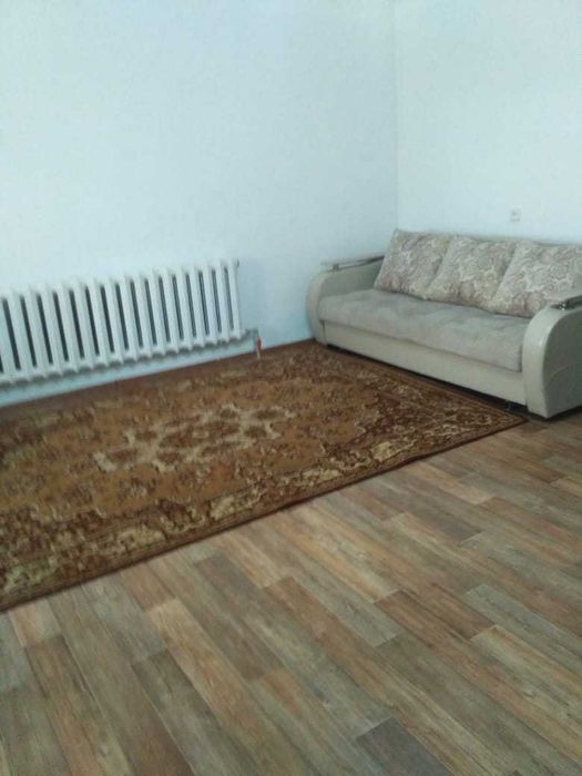 Продам 2-х комнатную квартиру .