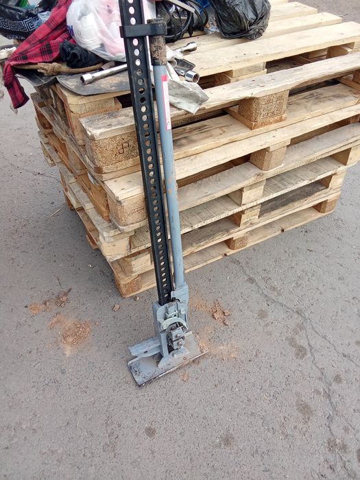 Домкрат Farm jack