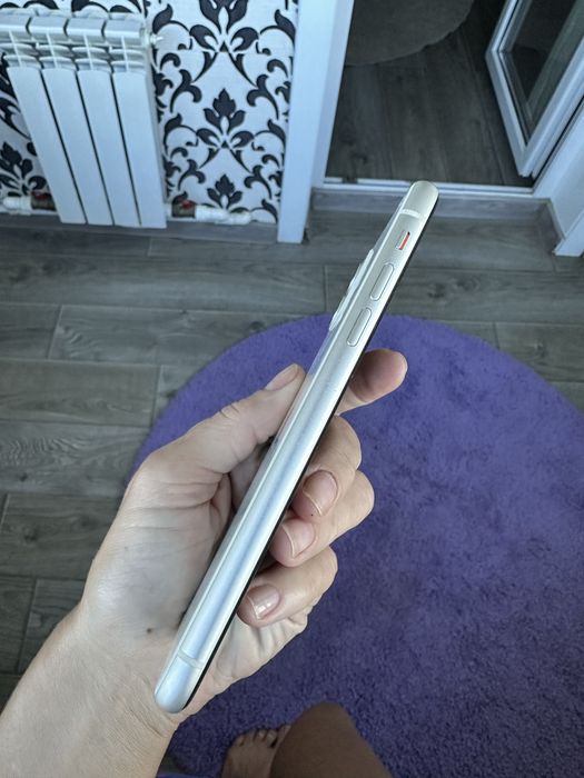 Продам Айфон 11, 128GB