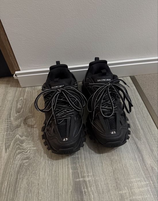 Balenciaga track
