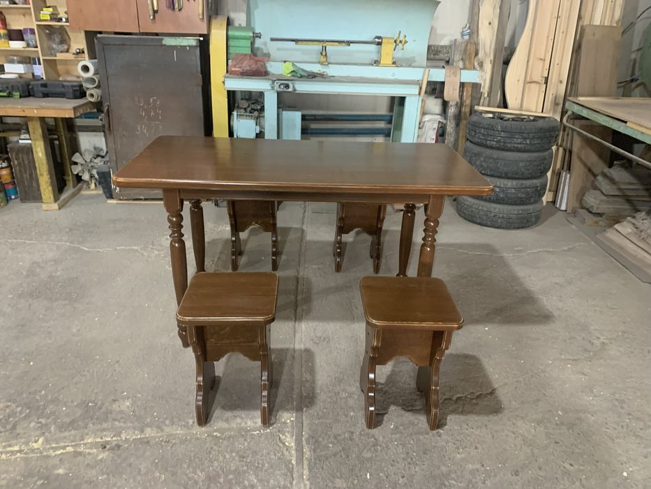 Продам стол дерево лиственица